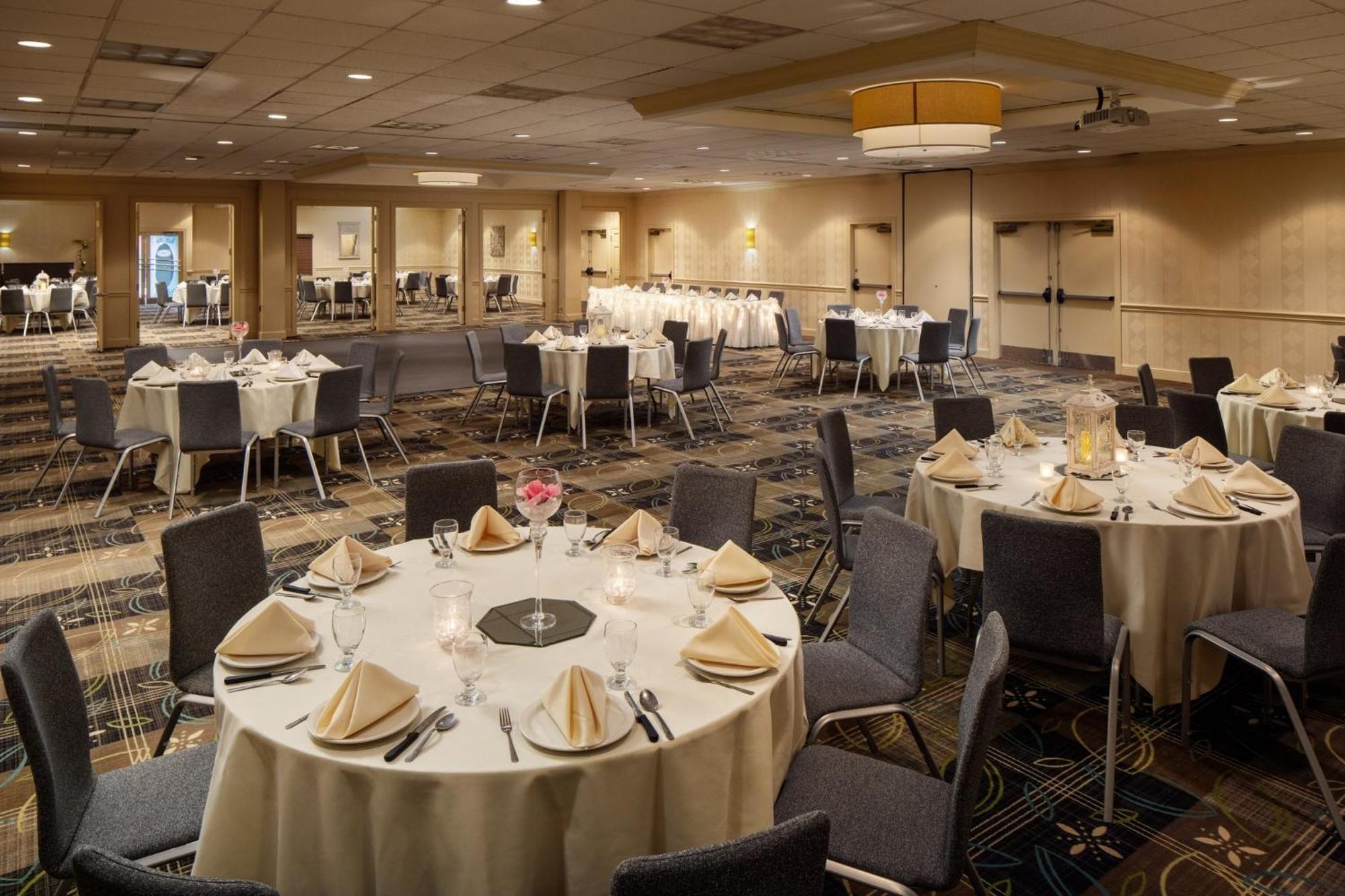 Holiday Inn Weirton-Steubenville Area Zewnętrze zdjęcie